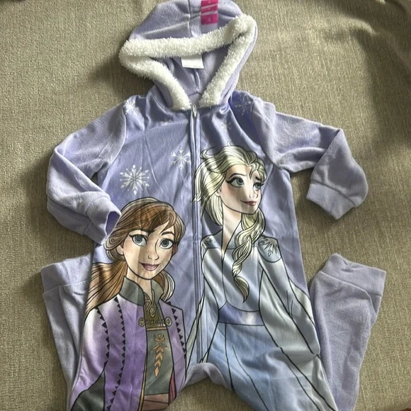 Frozen Elsa and Anna one piece costume/pajamas Size 4. NWT. - Picture 3 of 8
